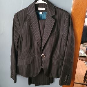 Women's pinstripe Suit